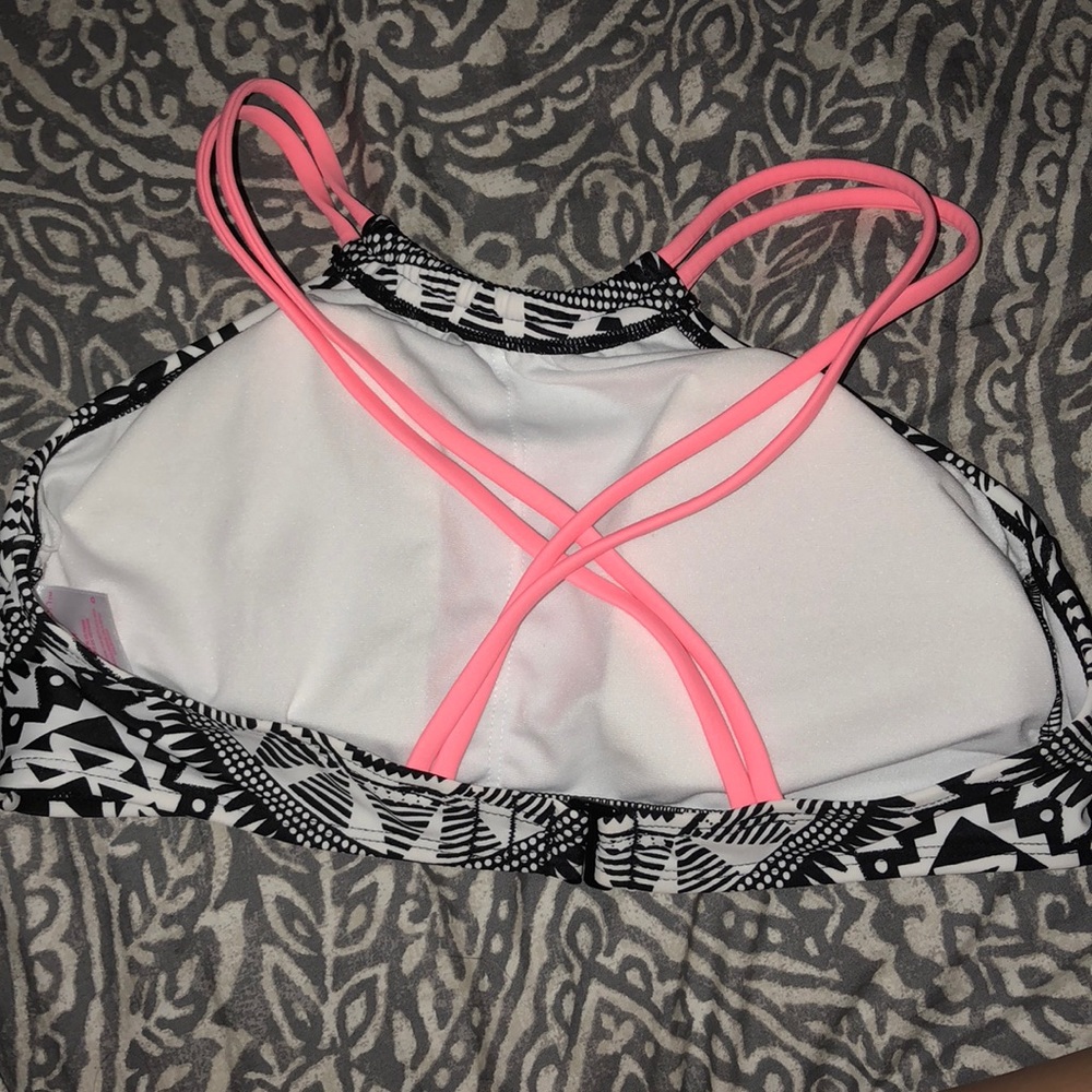 Target pattern halter bathing suit top. - Picture 2 of 3